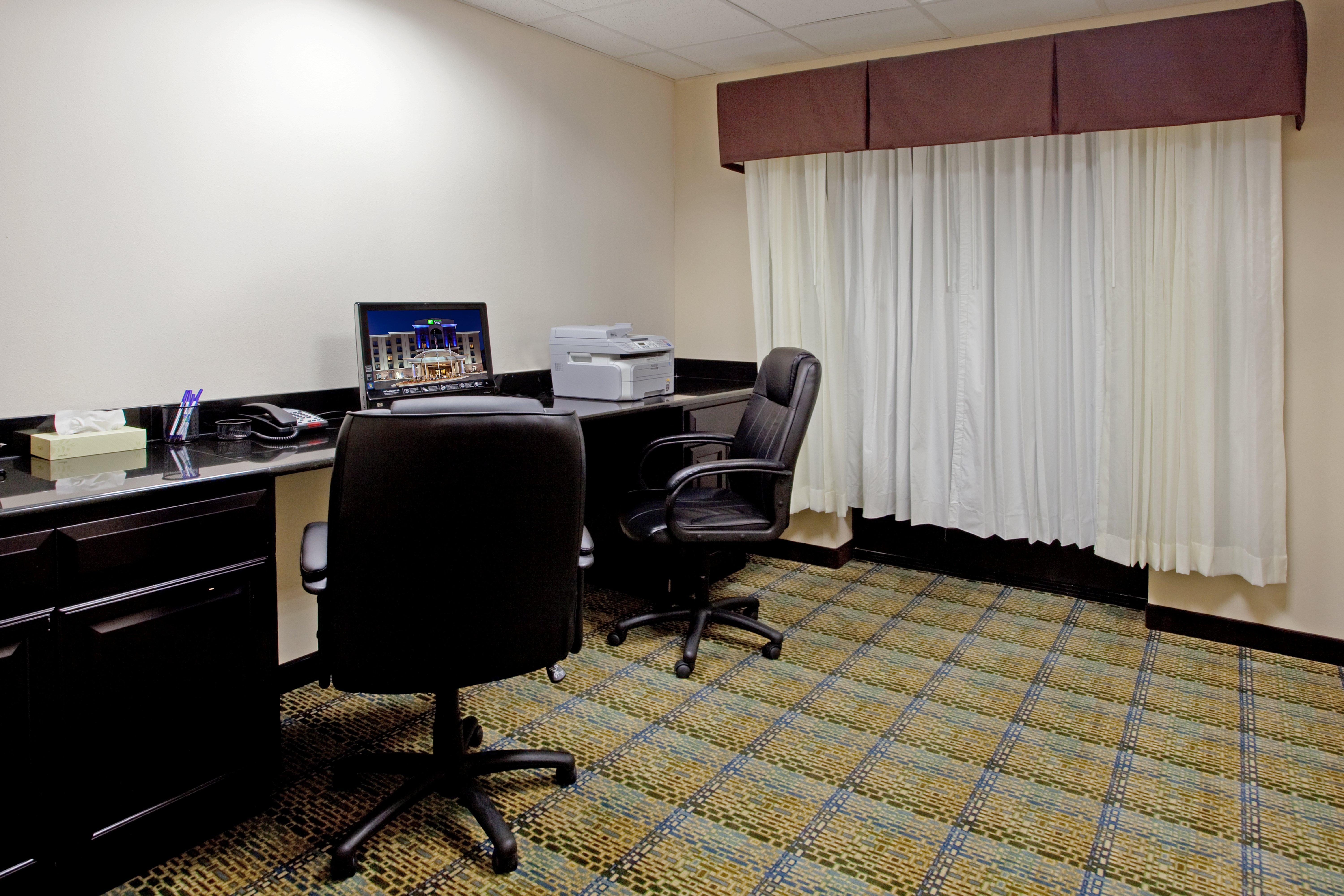 Holiday Inn Express Hotel & Suites Hope Mills-Fayetteville Airport By Ihg Bagian luar foto